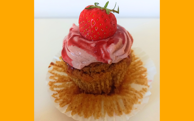 High Protein Erdbeer Cupcakes