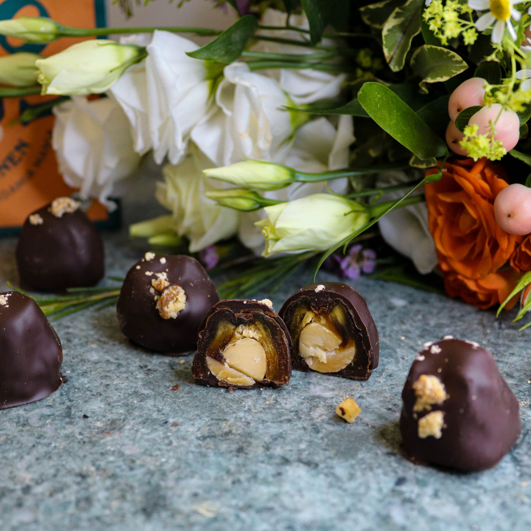 Dattelpralinen: Macadamia Mania (Bio)